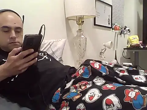 Snapshot of calientescitasoficial chatting on December 2, 2025, 1:33 am calientescitasoficial online show from December 2, 2025, 1:33 am