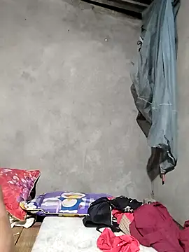 kute-00 online show from October 29, 2025, 1:35 pm