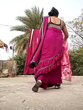 Snapshot of monu_bhabi chatting on February 19, 2026, 8:32 am monu bhabi online show from February 19, 2026, 8:32 am