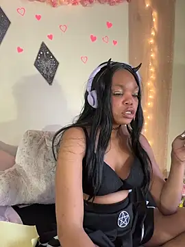 LunaNova999 online show from November 24, 2025, 7:35 pm