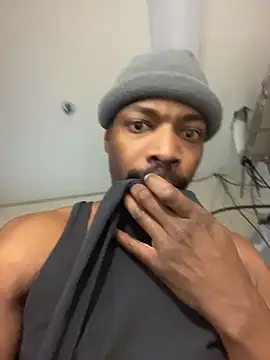 KingFly87 online show from November 3, 2025, 2:02 am