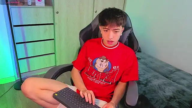 onlinenico online show from September 19, 2025, 8:09 pm