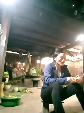 ngan-cute online show from November 23, 2025, 4:12 am