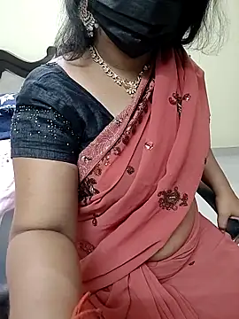 Snapshot of tamilmaha12 chatting on November 3, 2025, 7:26 pm tamilmaha12 online show from November 3, 2025, 7:26 pm