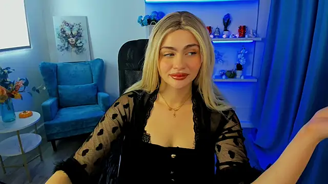 Snapshot of LeslieMineg chatting on October 23, 2025, 8:18 pm LeslieMineg online show from October 23, 2025, 8:18 pm