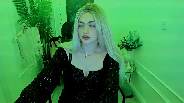 Snapshot of LeslieMineg chatting on October 29, 2025, 11:34 am LeslieMineg online show from October 29, 2025, 11:34 am