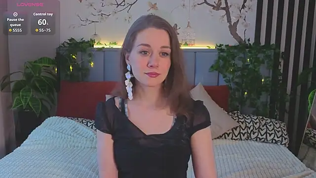 SkyHelen online show from February 2, 2026, 4:33 am