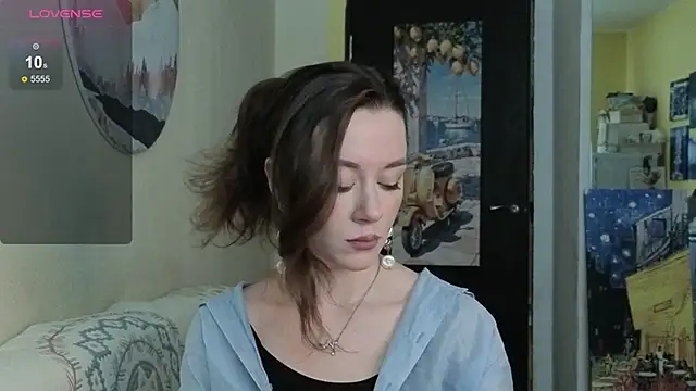 SkyHelen online show from April 17, 2026, 7:22 am