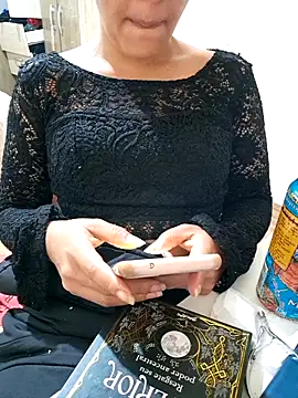 euahotmarii20 online show from September 25, 2025, 9:24 am