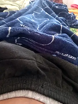 Snapshot of EMERKITHO_20_R chatting on November 6, 2025, 2:29 pm EMERKITHO 20 R online show from November 6, 2025, 2:29 pm