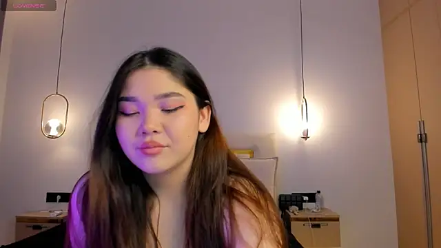 Snapshot of yummmymommy chatting on September 26, 2025, 1:26 pm yummmymommy online show from September 26, 2025, 1:26 pm