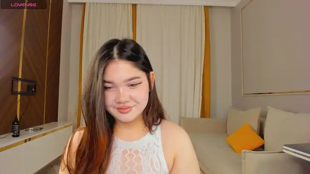 Snapshot of yummmymommy chatting on October 10, 2025, 2:38 pm yummmymommy online show from October 10, 2025, 2:38 pm