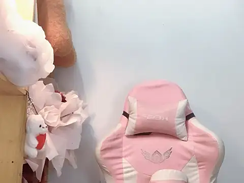 Pony898 online show from December 16, 2025, 6:02 pm