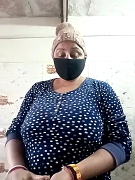 Rakhi sawant143 online show from December 5, 2025, 2:09 am