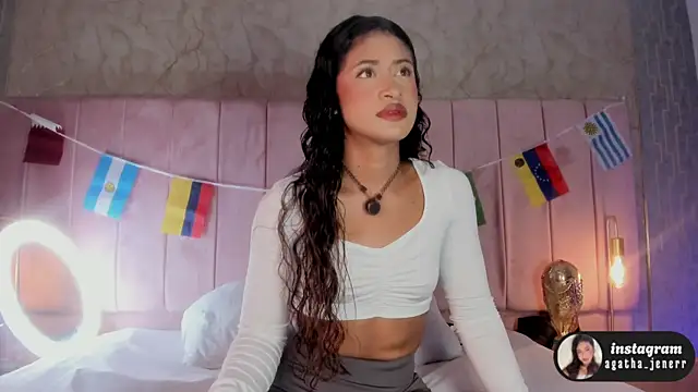 Snapshot of agatha_jener chatting on June 29, 2026, 11:43 am agatha jener online show from June 29, 2026, 11:43 am