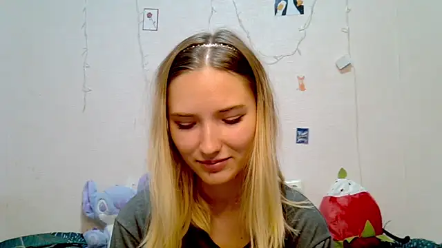  kikiclark   online show from September 18, 2025, 8:33 pm