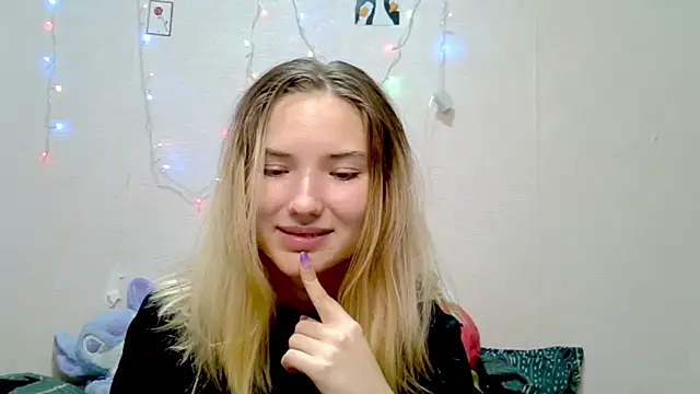  kikiclark   online show from September 21, 2025, 8:32 pm