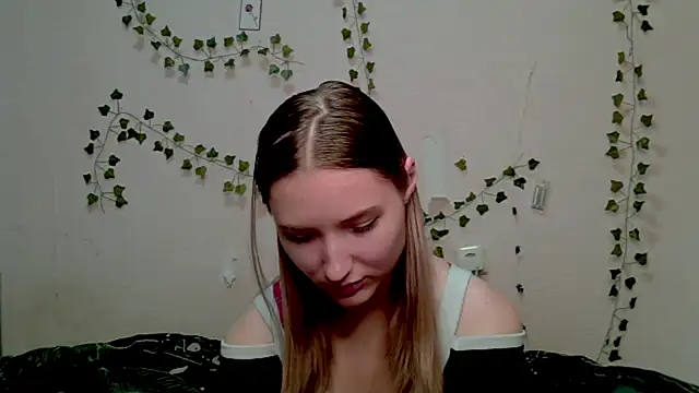  kikiclark   online show from November 9, 2025, 4:16 pm