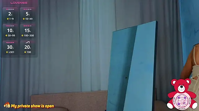 AntonelaAmeli online show from April 12, 2026, 1:10 am