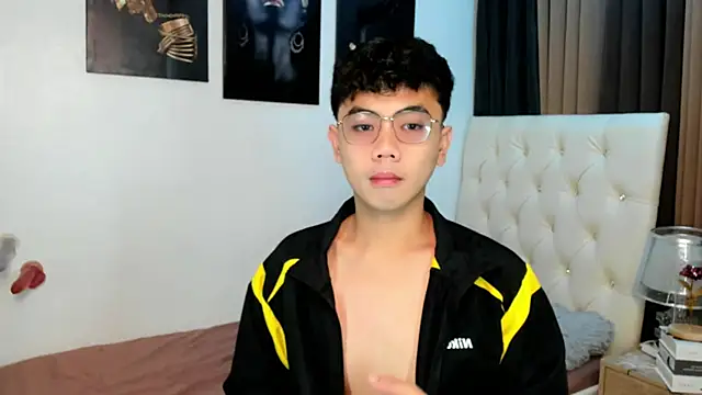 mightyhotcock online show from October 13, 2025, 5:35 pm