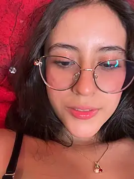 Juanita-Diaz online show from September 18, 2025, 8:33 pm