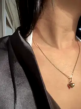 Juanita-Diaz online show from October 15, 2025, 8:31 pm