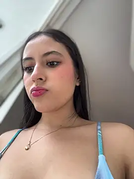 Juanita-Diaz online show from April 5, 2026, 8:39 pm