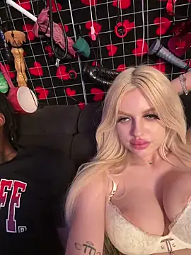 Steffi Snowbunny online show from April 23, 2026, 8:44 pm