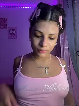 Snapshot of luluzinhax chatting on April 28, 2026, 2:27 am luluzinhax online show from April 28, 2026, 2:27 am