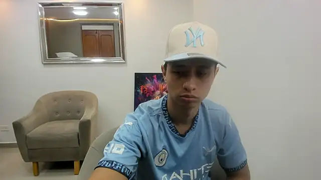 Snapshot of andre_blow chatting on October 24, 2025, 2:13 pm andre blow online show from October 24, 2025, 2:13 pm