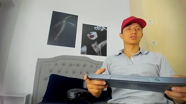 Snapshot of andre_blow chatting on October 28, 2025, 2:20 pm andre blow online show from October 28, 2025, 2:20 pm