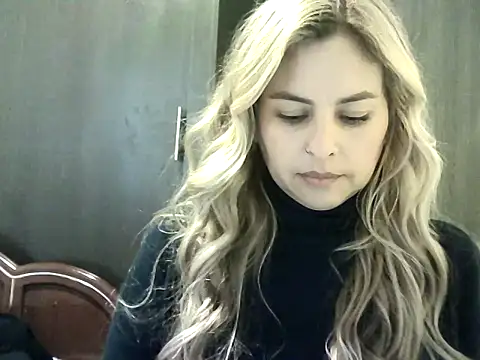 Valery  Rouse  online show from October 1, 2025, 8:15 pm