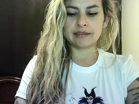 Valery  Rouse  online show from November 28, 2025, 4:15 am