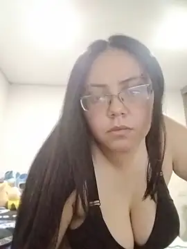 Snapshot of julieta_flores chatting on February 11, 2026, 4:50 am julieta flores online show from February 11, 2026, 4:50 am