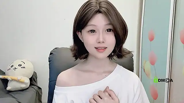 gummy-candy online show from October 11, 2025, 1:05 am