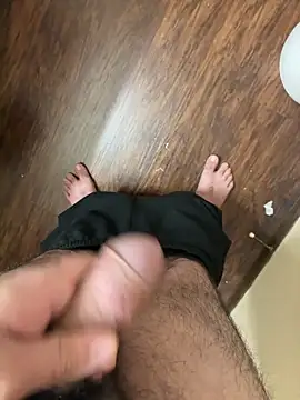 Snapshot of Guyguard12 chatting on March 10, 2026, 8:30 am Guyguard12 online show from March 10, 2026, 8:30 am