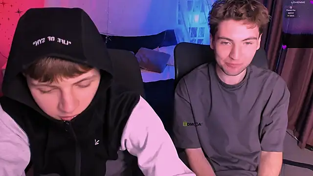 Snapshot of travis_wolf_ chatting on December 17, 2025, 8:59 pm travis wolf online show from December 17, 2025, 8:59 pm