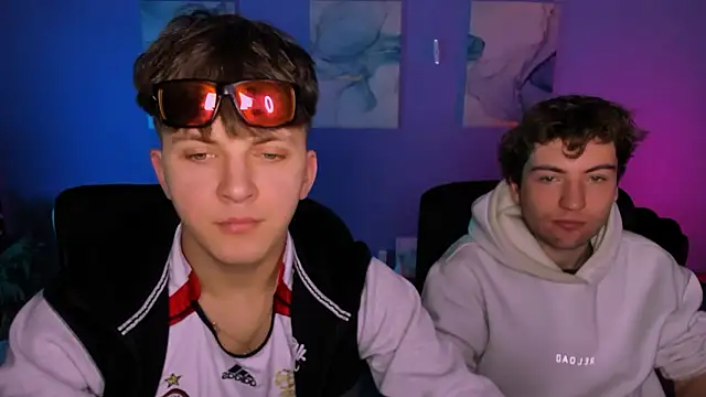 Snapshot of travis_wolf_ chatting on February 19, 2026, 10:00 am travis wolf online show from February 19, 2026, 10:00 am