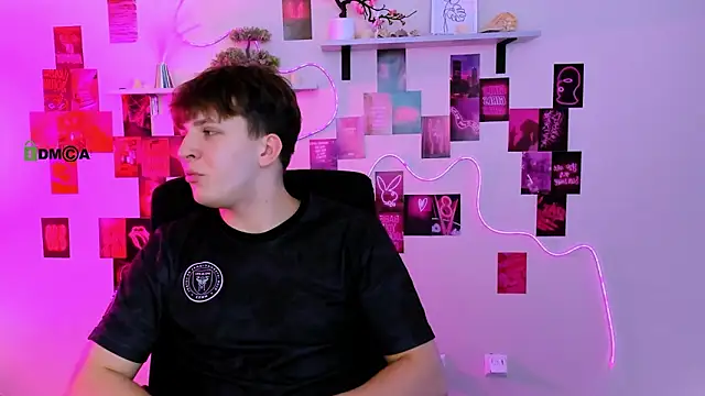 travis wolf  online show from March 25, 2026, 9:48 am