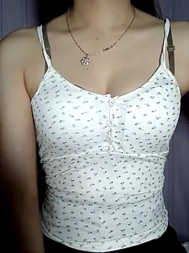 CherryBeii online show from April 2, 2026, 1:42 pm