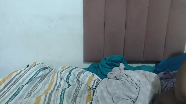 Chubby Queenx255 online show from December 2, 2025, 7:14 am