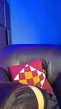 royeoy22 online show from January 6, 2026, 9:24 am