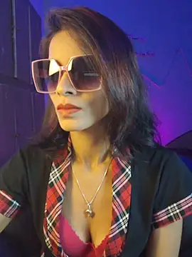 royeoy22 online show from May 10, 2026, 5:01 am