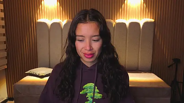  Mia Evans 1 online show from December 21, 2025, 11:39 am