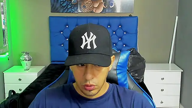 AngelAndChris online show from September 24, 2025, 12:08 pm