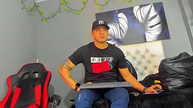 AngelAndChris online show from September 29, 2025, 12:21 pm