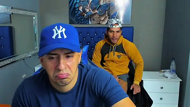 AngelAndChris online show from October 16, 2025, 12:39 pm