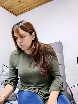 CARITOMIO online show from April 15, 2026, 9:26 pm