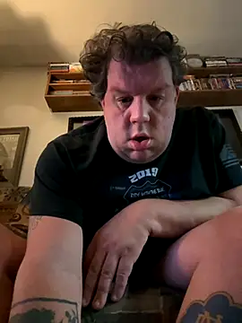 Snapshot of Stephanie1984 chatting on September 9, 2025, 2:44 am Stephanie1984 online show from September 9, 2025, 2:44 am