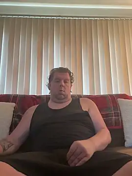 Snapshot of Stephanie1984 chatting on November 10, 2025, 1:43 pm Stephanie1984 online show from November 10, 2025, 1:43 pm